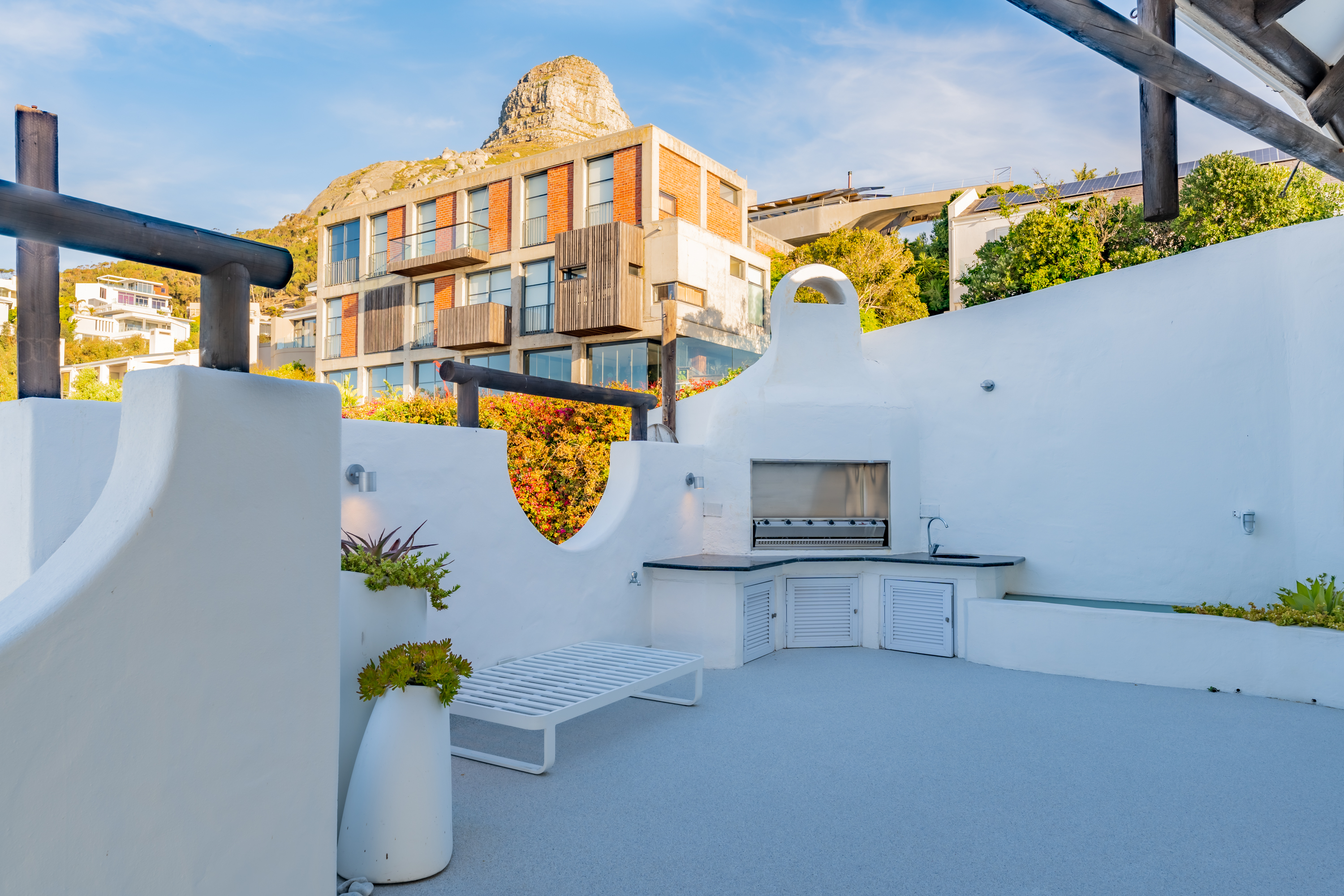 6 Bedroom Property for Sale in Bantry Bay Western Cape